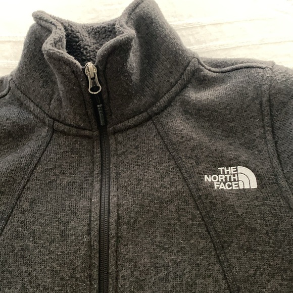 North face full zippered jacket - Picture 4 of 8